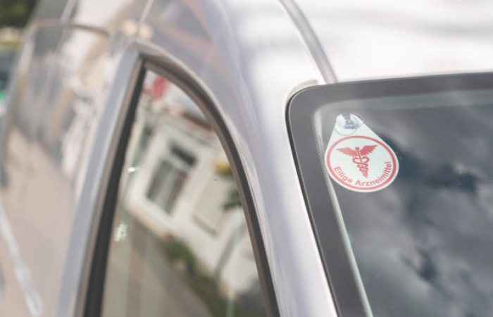 Contoh Stiker Kaca Mobil